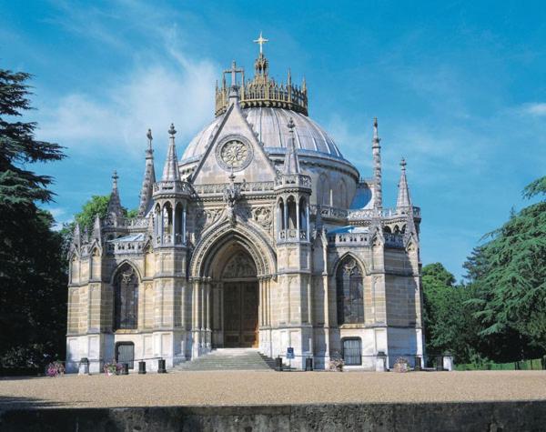 Hotel Le Beffroi Dreux Bagian luar foto