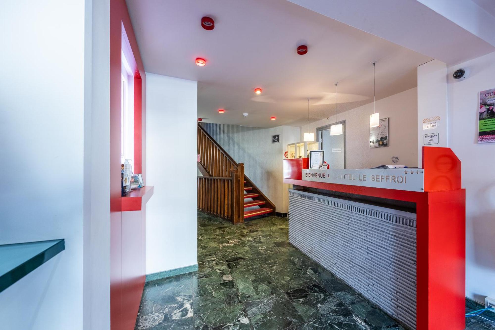 Hotel Le Beffroi Dreux Bagian luar foto