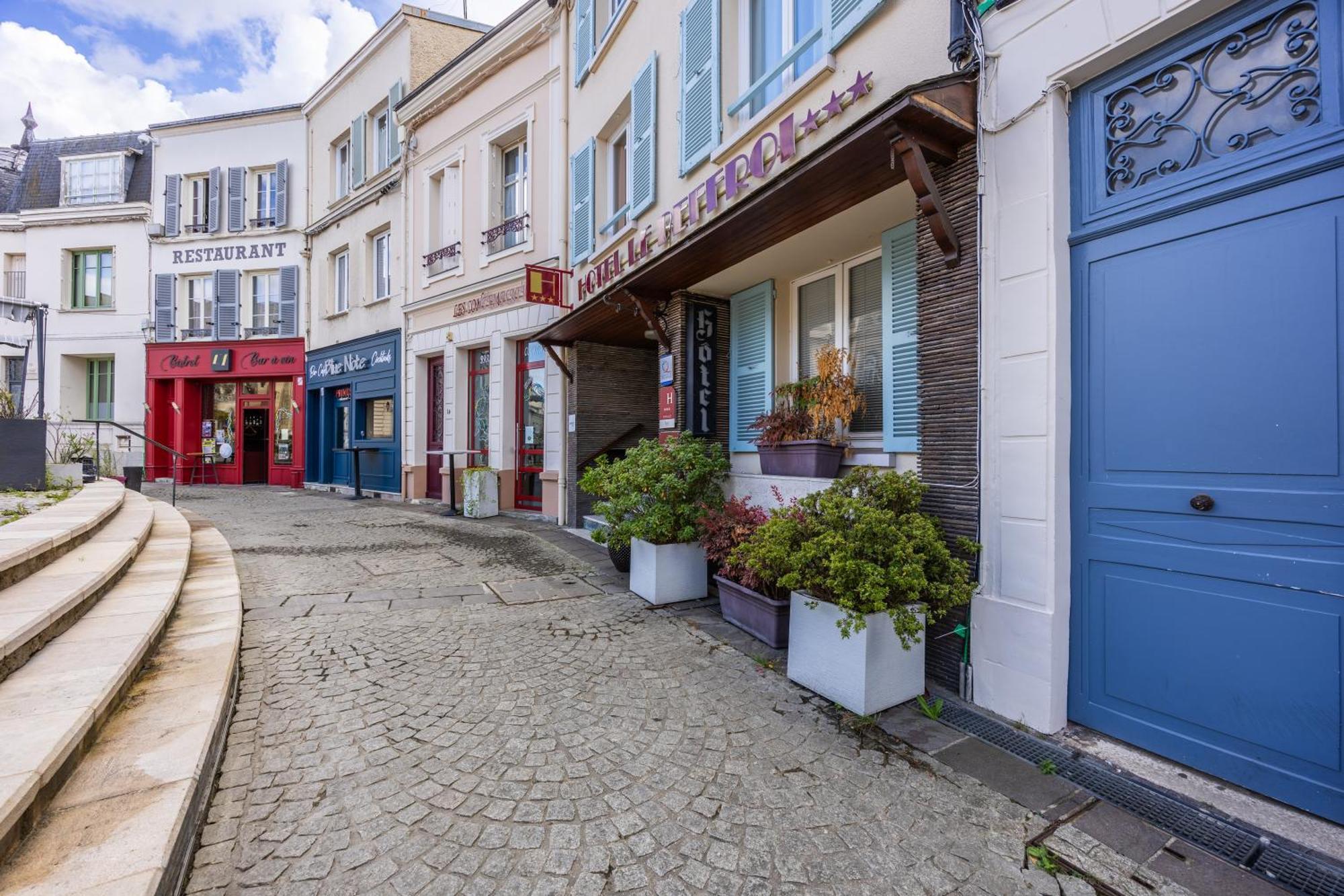 Hotel Le Beffroi Dreux Bagian luar foto